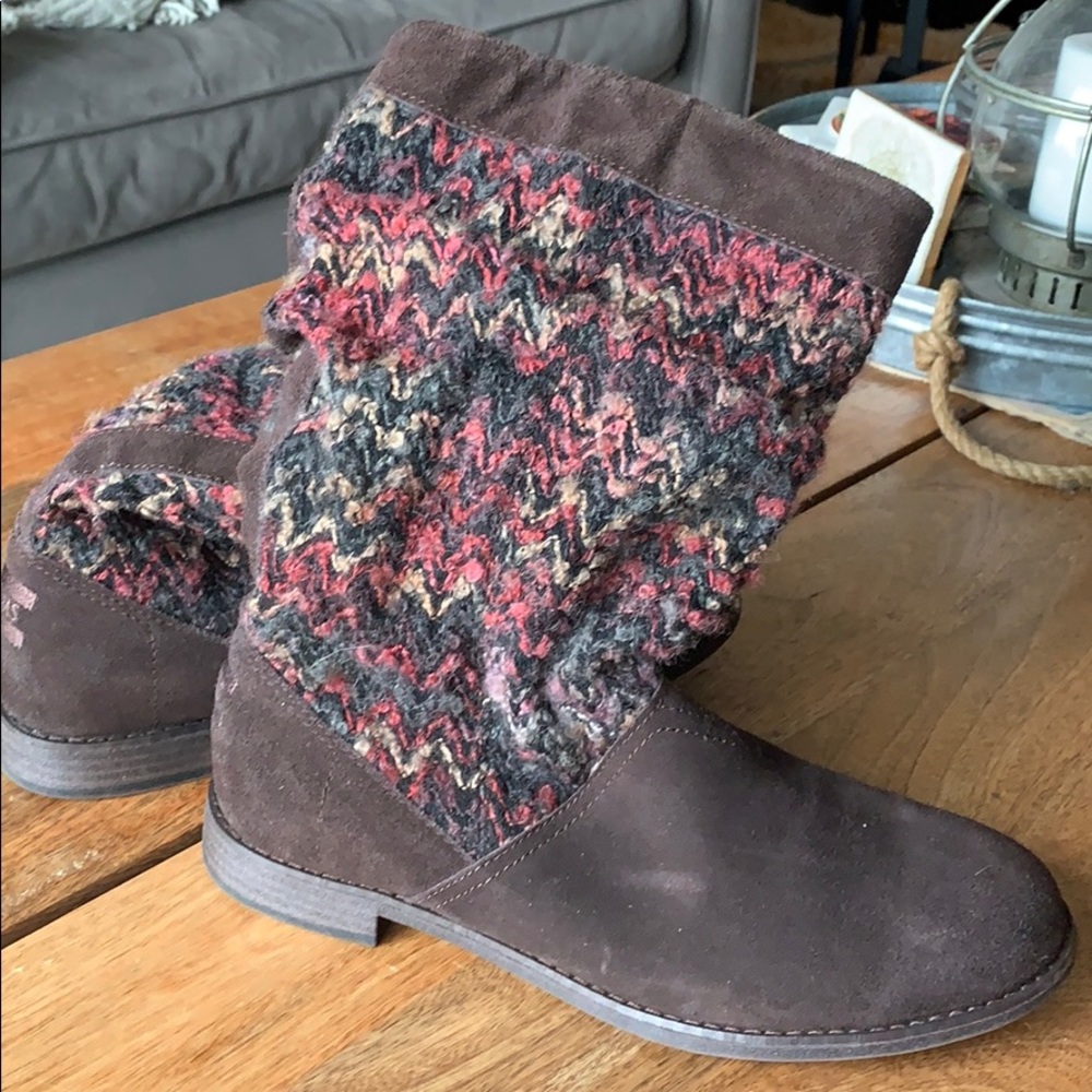 Toms brown boot with knit accent size 8.5